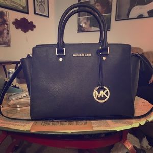 Authentic MICHAEL KORS satchel handbag. Used.